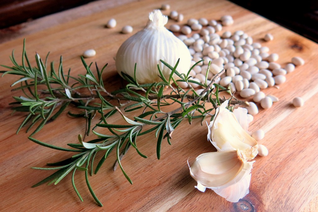 Garlic Rosemary White Bean Dip