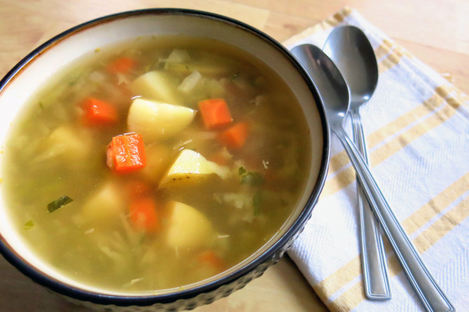 A one-pot, quick and easy, vegan and gluten-free Polish dill pickle soup